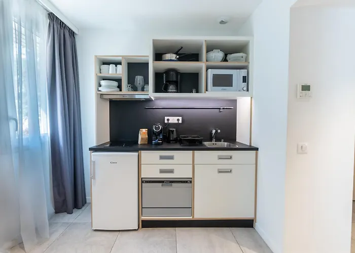 Kyriad Residence Cabries - Plan De Campagne