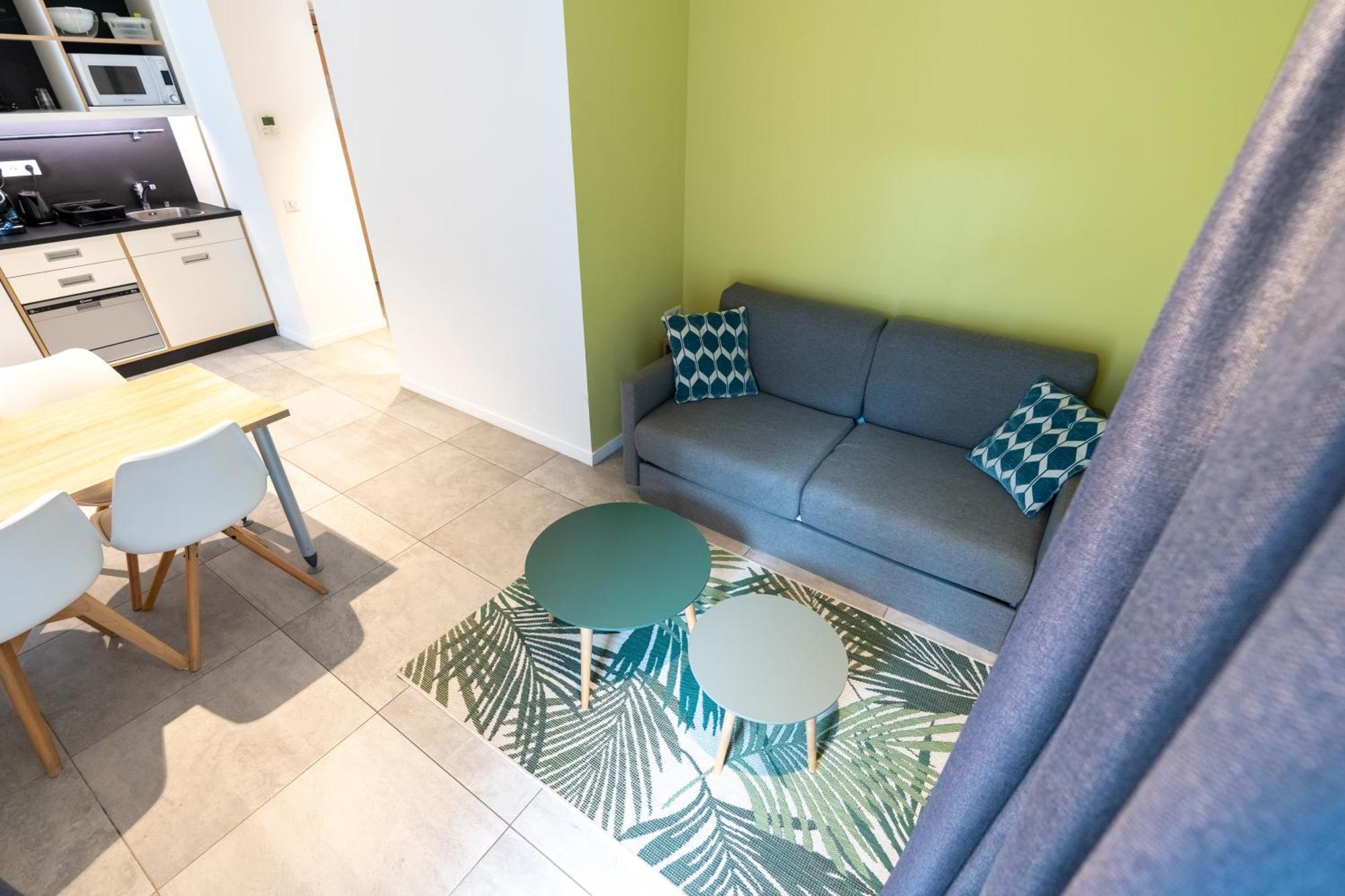 Kyriad - Plan De Campagne Aparthotel