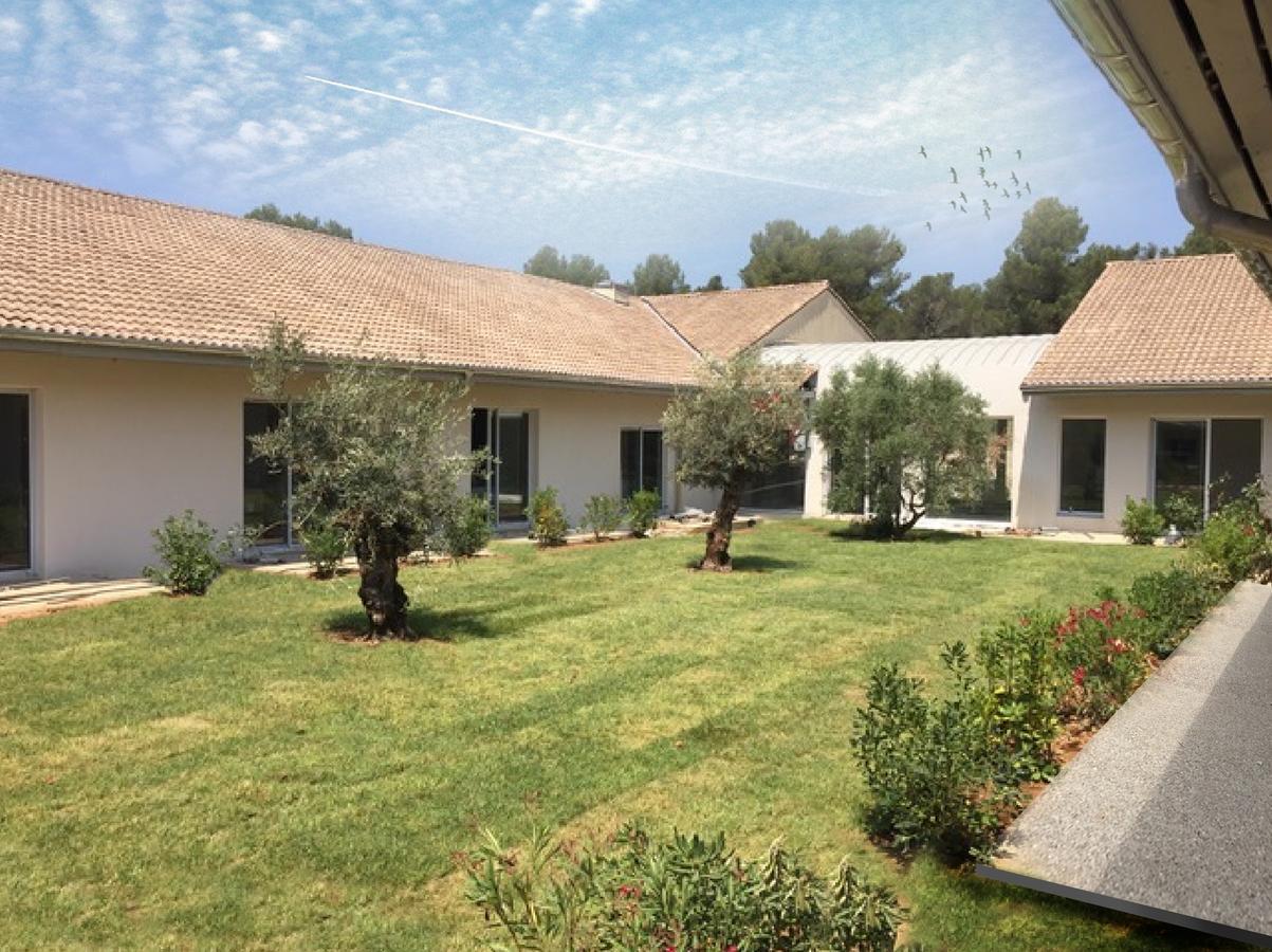 Kyriad - Plan De Campagne Aparthotel 3*