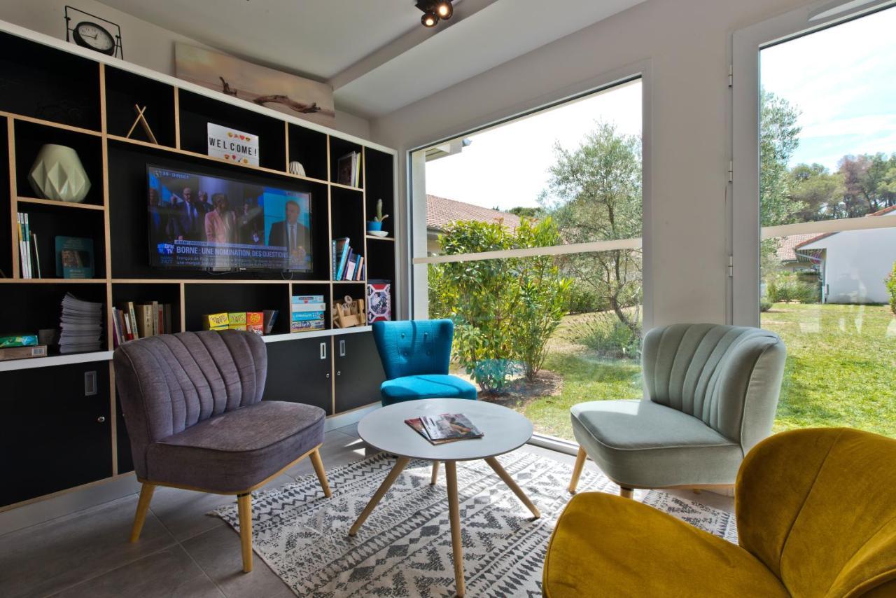 Kyriad - Plan De Campagne Aparthotel